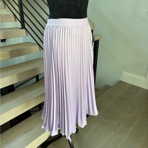 New Lavender Pleated Skirt size M/L - Picture 5 of 7
